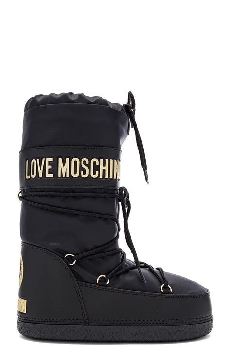 moschino winter boots.